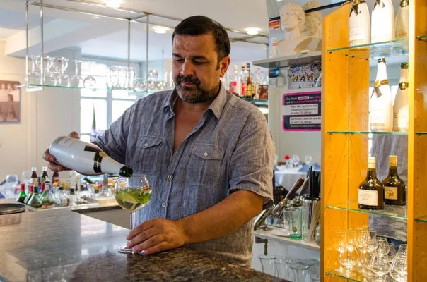 Athanasios Dailianis möchte mit dem Angebot des Stadtparkcafés das Menü im Restaurant Poseidon nicht konkurrenzieren. Athanasios Dailianis